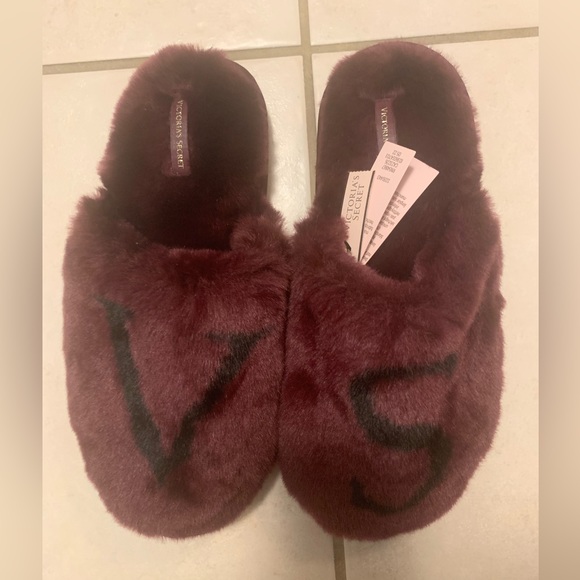 Victoria’s Secret slippers - Picture 1 of 4